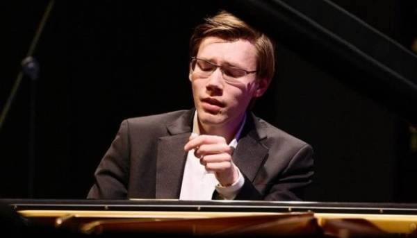 Головна 121 Український піаніст вперше долучився до престижної Verbier Festival Academy у…