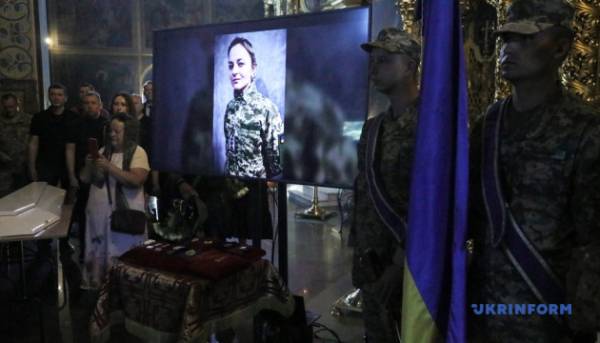 У столиці відбулося прощання з комунікаційницею УДО Валентиною Савіцькою, яка загинула від влучання російського снаряду 17