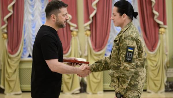 Перед Днем медичного працівника Зеленський вручив державні нагороди лікарям та військовим медикам 10 Перед Днем медичного працівника Зеленський вручив державні нагороди лікарям та військовим медикам 10