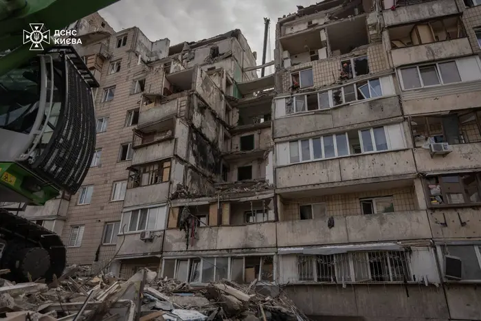 Головна 75 Скільки сімей втратили домівки через російські обстріли у Києві: інформація від КМДА