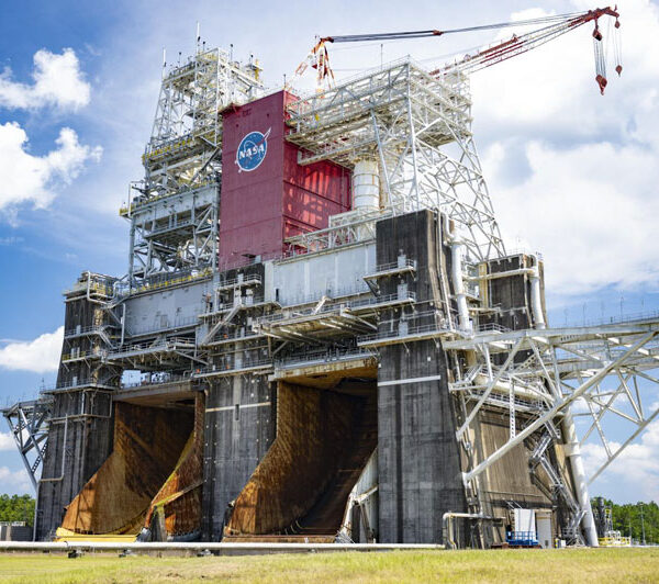 Blue Origin переносить випробування на історичний стартовий майданчик Saturn V та SLS