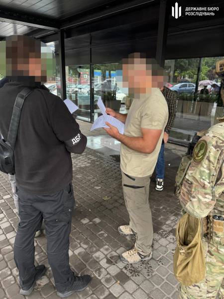 Бійця з полку «Скеля» заарештували за підозрою в нападі на капелана та підполковника 4 Бійця з полку «Скеля» заарештували за підозрою в нападі на капелана та підполковника 4