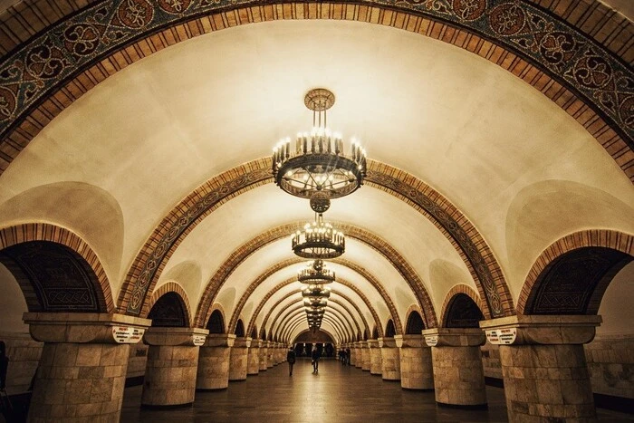 Навіщо потяги метро не «переночують» на платформах під час тривог: роз'яснення КМДА 20 Навіщо потяги метро не «переночують» на платформах під час тривог: роз'яснення КМДА 14
