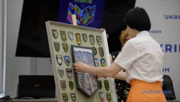 Рекорд України: найбільший вишитий шеврон «Битва за Київ» внесено до реєстру 1