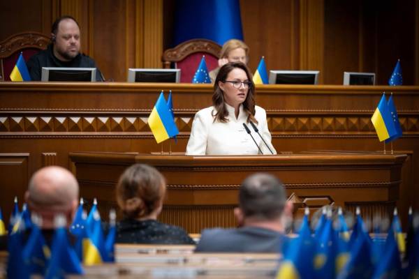 Парламент висловив недовіру Свириденко та її кабінету. 8
