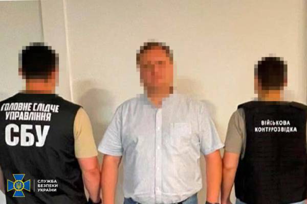 Колишнього посадовця оборонного відомства підозрюють у зв'язку з купівлею несправних мінометів на суму 182 мільйони гривень 6 Колишнього посадовця оборонного відомства підозрюють у зв'язку з купівлею несправних мінометів на суму 182 мільйони гривень 6
