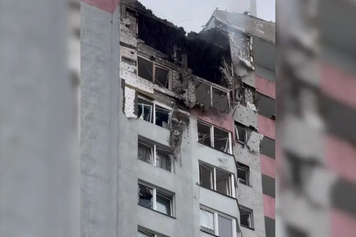 Київ під обстрілом: безпілотник влучив у житловий будинок, постраждала дитина&hellip;