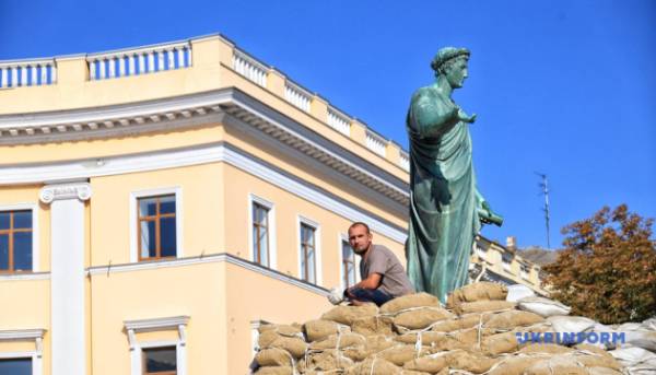 В Одесі оглянули монумент Дюку після завершення консерваційних робіт. 10 В Одесі оглянули монумент Дюку після завершення консерваційних робіт. 10