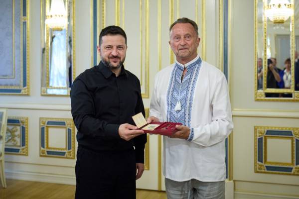 Зеленський провів зустріч з представниками Світового конгресу українців, де обговорили шляхи зміцнення міжнародної допомоги Україні. 8