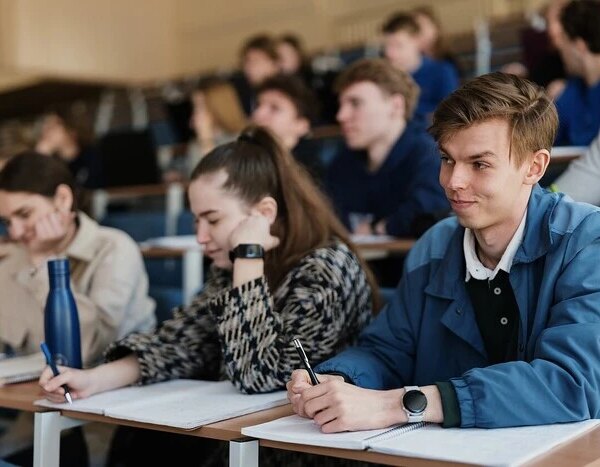 Вступники визначилися: які київські академії та інститути приймають найбільше заяв