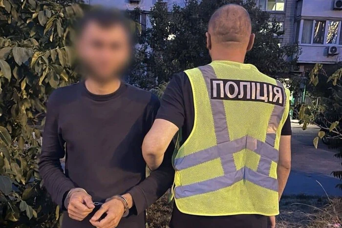 У столиці з помешкання літньої жінки зловмисники викрали близько 750 тисяч гривень 13