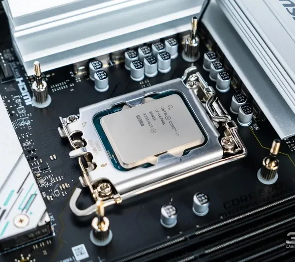 Intel продовжує випуск процесорів Raptor Lake: нові реалії DDR5 диктують умови
