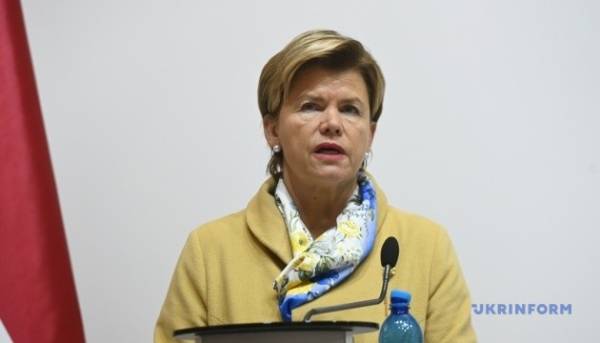 Головна 117 Міністр закордонних справ Латвії відвідала Київ і звернулася до конференції…