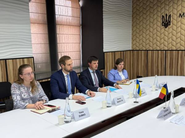 Україна й Румунія працюватимуть над новими шляхами для вивезення сільськогосподарської продукції. 5 Україна й Румунія працюватимуть над новими шляхами для вивезення сільськогосподарської продукції. 5