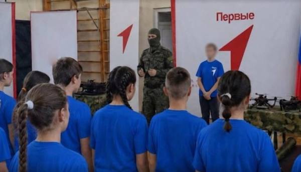 Українських дітей в окупації мілітаризують: ГУР повідомило про ще 10 причетних до примусової «перевиховання»