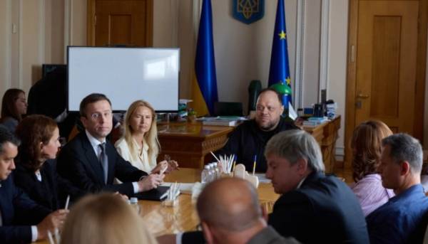 Головна 69 Корецький зустрівся з керівництвом Ради та фракцій для обговорення бюджетних…