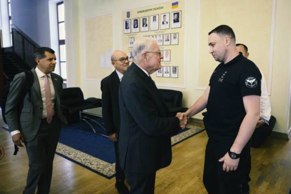 Бєланов та Келлог обговорили майбутнє українсько-американське озброєння 6 Бєланов та Келлог обговорили майбутнє українсько-американське озброєння 6