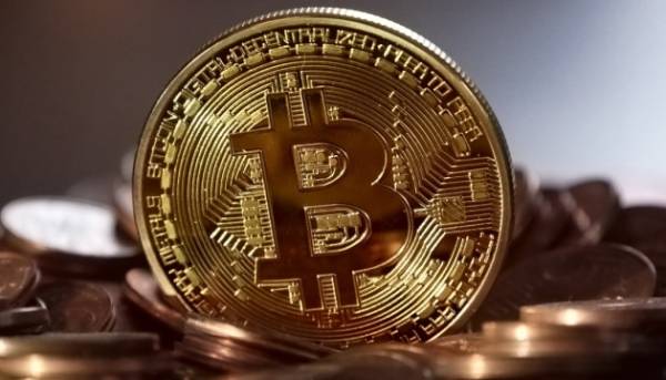 Головна 69 Біткойн знову перетнув позначку в 70 000 доларів, уперше за…