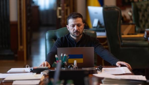 Глава держави оголосив про проведення цього тижня засідання Ради національної безпеки та оборони у розширеному форматі, присвяченого питанням планів забезпечення стійкості.