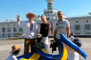 Малечі-засновники Києва на Поштовій площі отримали новий вигляд до Дня Незалежності 13