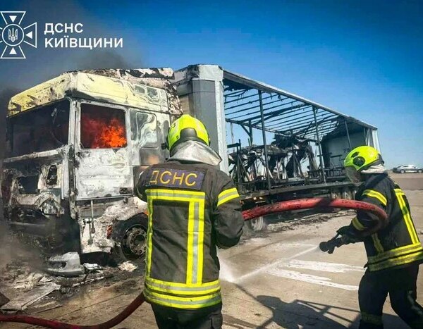 Росія завдала удару по парковці в Київській області, є жертви та постраждалі (оновлено)