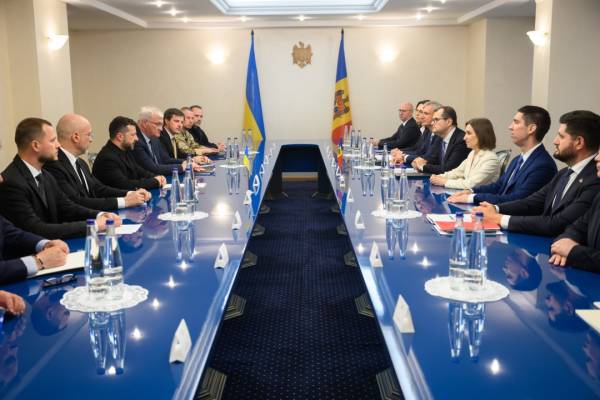 Зеленський провів зустріч із Санду у Кишиневі 6 Зеленський провів зустріч із Санду у Кишиневі 6