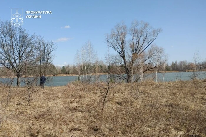 Ділянку на березі озера Редькине передано під забудову. За справу взялася прокуратура