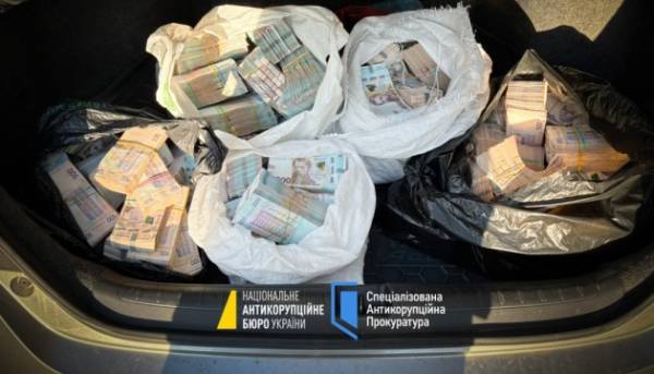Рейдерство та відмивання 150 мільйонів гривень: НАБУ і САП деталізували операції «Форест Гамп» та «Феміда» 14