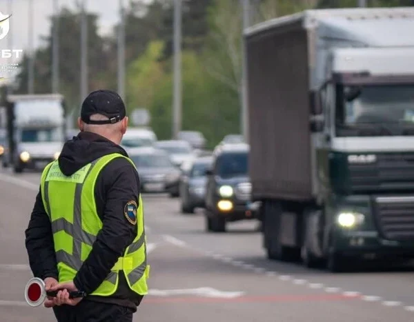 У столиці та регіоні посилено перевірки вантажних транспортних засобів: у зв’язку з високими температурами діють обмеження.