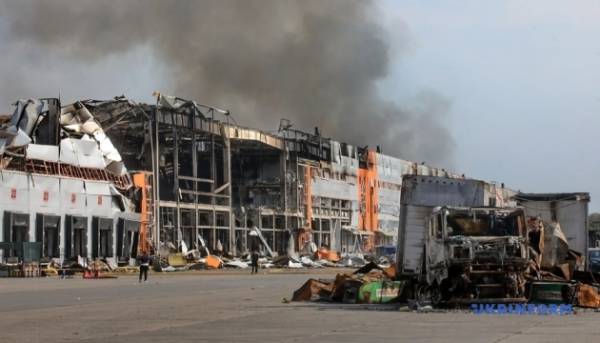 Книгарня-склад українського видавництва потрапила під обстріл Росії. Знищено 100 000 примірників. 12 Книгарня-склад українського видавництва потрапила під обстріл Росії. Знищено 100 000 примірників. 12