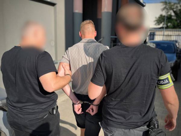 Поліція Лодзі заарештувала двох громадян Польщі через напад на 15-річного українця. 9 Поліція Лодзі заарештувала двох громадян Польщі через напад на 15-річного українця. 9