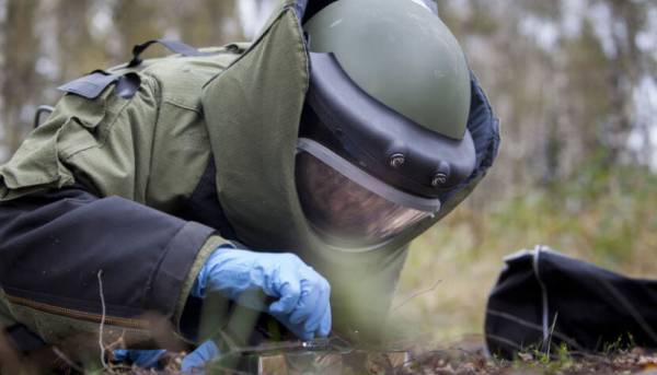 Сапери в липні розмінували більш як 900 гектарів звільнених земель 1 Сапери в липні розмінували більш як 900 гектарів звільнених земель 1