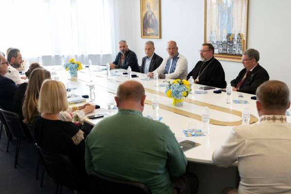 Керівник УГКЦ на зустрічі з Світовим конгресом українців підкреслив значення всеукраїнської згуртованості 8 Керівник УГКЦ на зустрічі з Світовим конгресом українців підкреслив значення всеукраїнської згуртованості 8