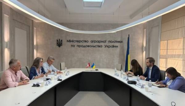 Канада надасть Україні рукави для зберігання зернових врожаїв