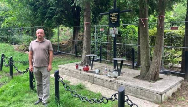 Пошуковець розповів про процес ексгумації польських військових у Львові
