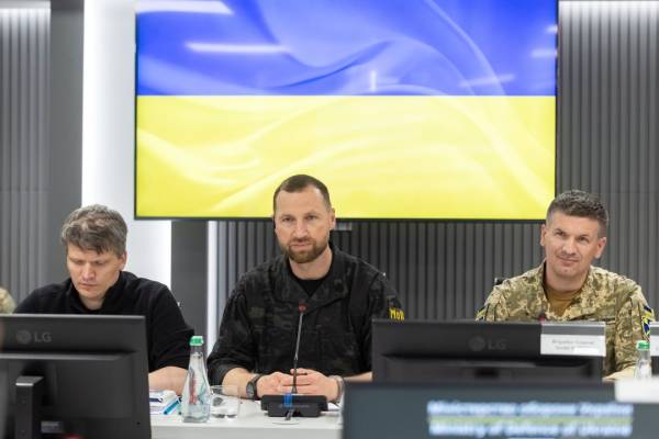 Хмара і сенатор Блюменталь обговорили зміцнення взаємовигідного партнерства між Україною та Сполученими Штатами. 6