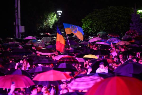 Зеленський побажав Молдові успіхів у День незалежності, підкресливши спільне прагнення до мирної Європи. 5