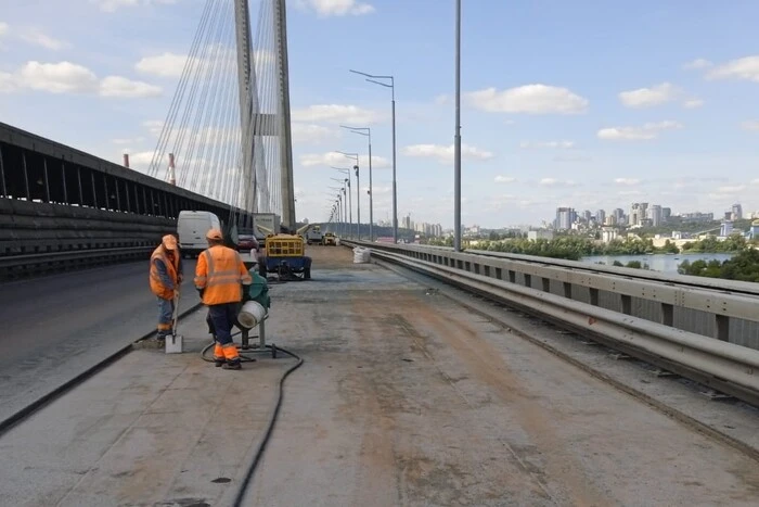 Рух естакадою Південного мосту буде обмежено через ремонт (схема)
