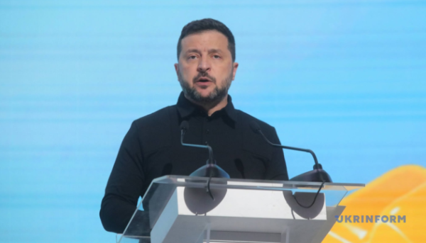 Зеленський щодо політики для молоді: Збільшення стипендій, доступність програми «Є-оселя» та участь у керівництві територіальними громадами