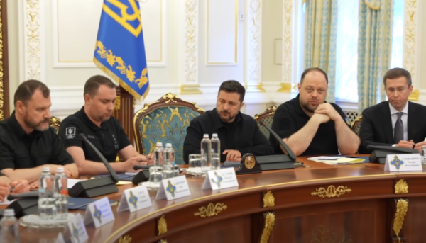 Зменшення поставок ракет для протиповітряної оборони від союзників може бути спробою примусити Україну до поступок – Зеленський
