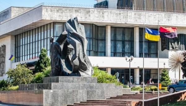 Драмтеатр Франківська представить “Медею” на висоті понад 2 кілометри у День Незалежності