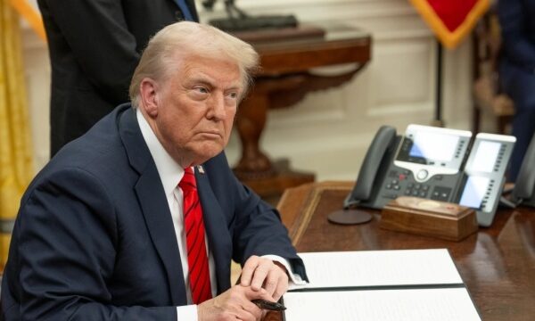 Трамп відзначив, що мита врятували американську автомобільну промисловість, і знову загрожував Канаді.