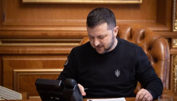 Володимир Зеленський провів розмову з очільником уряду Нідерландів щодо протидії російським ракетним атакам.