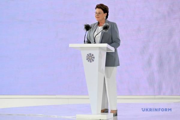 Перші леді та джентльмен обмінялися в Києві досвідом стійкості своїх держав 10 Перші леді та джентльмен обмінялися в Києві досвідом стійкості своїх держав 10