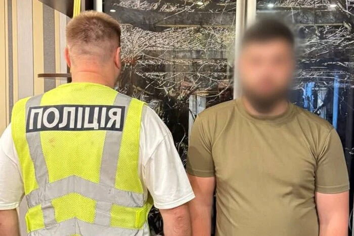 У столиці 77-річний медик передав Службі безпеки України близько 2 мільйонів гривень 6
