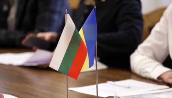 Український посол обговорив з міністром закордонних справ Болгарії інцидент, пов'язаний з безпілотним літальним апаратом. 3 Український посол обговорив з міністром закордонних справ Болгарії інцидент, пов'язаний з безпілотним літальним апаратом. 3