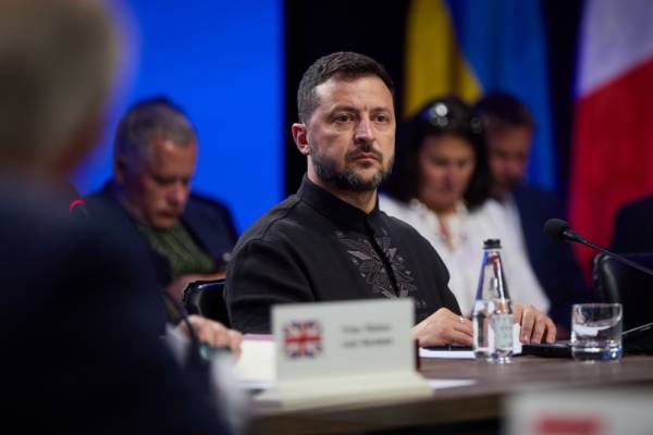 Подарунки "Коаліції охочих" на 35-ту річницю відновлення Незалежності 18