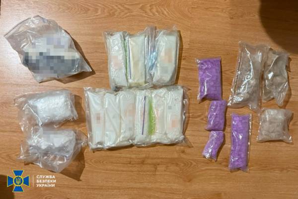 Українські правоохоронці виявили транснаціональну злочинну групу: Служба безпеки України конфіскувала рекордну з початку бойових дій партію кокаїну 7 Українські правоохоронці виявили транснаціональну злочинну групу: Служба безпеки України конфіскувала рекордну з початку бойових дій партію кокаїну 7