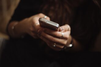 Шпигунське ПЗ: що це таке, які види існують і як воно потрапляє на телефон