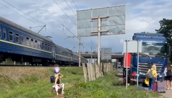 Залізничні рейси зазнають значних затримок через обстріли: Укрзалізниця попереджає про відставання деяких поїздів на понад 10 годин 5